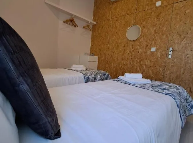 בית נופש Cantinho Figueiras נאזרה